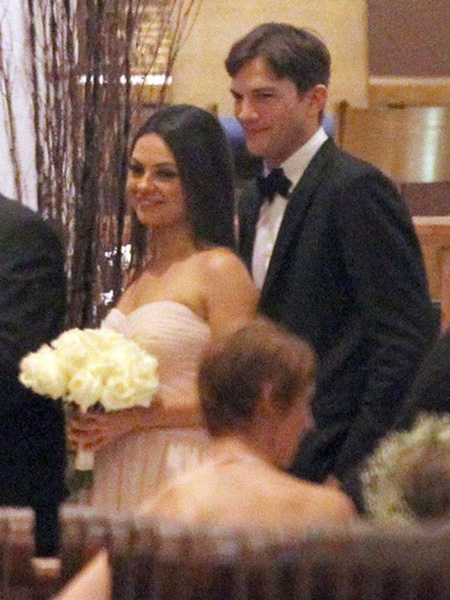 Mila Kunis i Ashton Kutcher na vjenčanju