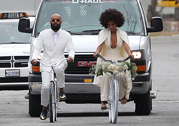Solange Knowles i Alan Ferguson na bijelim biciklima